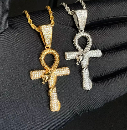 Gold Plated Iced Out Ankh Kruis Hanger Met Slang